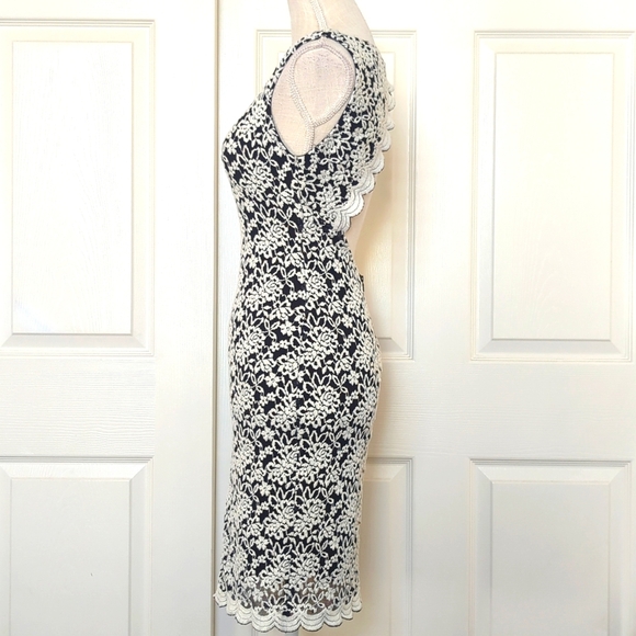 Alice + Olivia Black White Lace Floral Pattern Open back Sheath Mini Dress - Picture 3 of 8